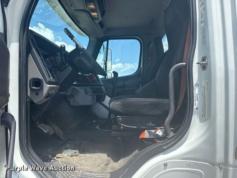 image for item EG5950 2015 Freightliner 114SD vacuum truck