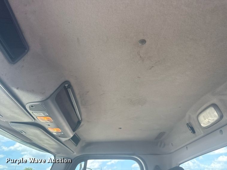 image for item EG5950 2015 Freightliner 114SD vacuum truck