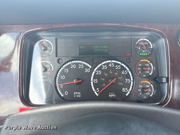 image for item EG5950 2015 Freightliner 114SD vacuum truck