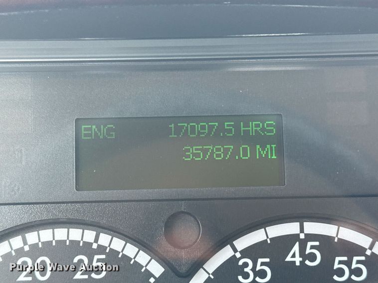 image for item EG5950 2015 Freightliner 114SD vacuum truck