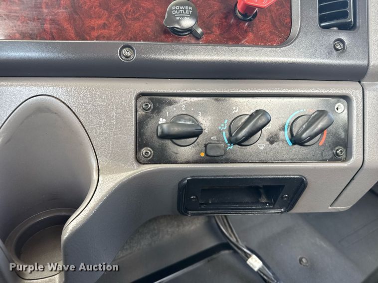 image for item EG5950 2015 Freightliner 114SD vacuum truck