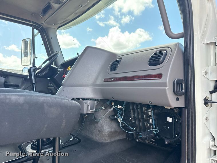 image for item EG5950 2015 Freightliner 114SD vacuum truck