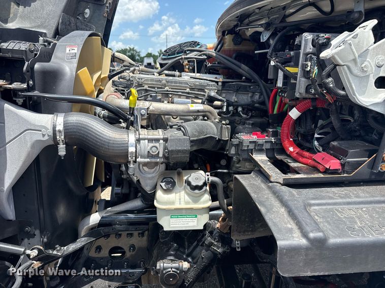 image for item EG5950 2015 Freightliner 114SD vacuum truck