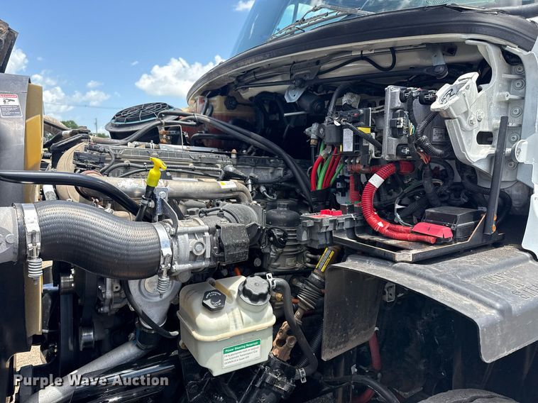 image for item EG5950 2015 Freightliner 114SD vacuum truck