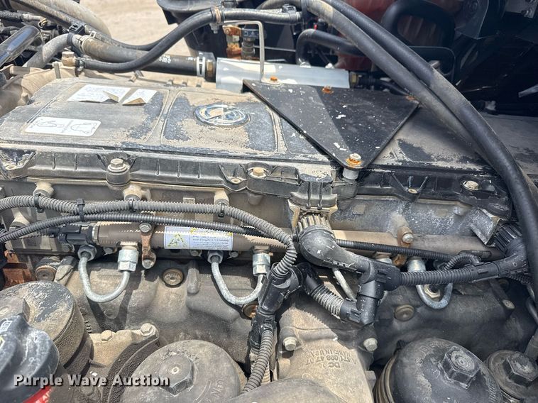 image for item EG5950 2015 Freightliner 114SD vacuum truck