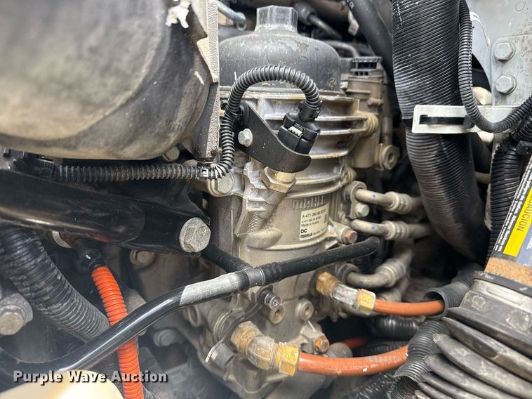 image for item EG5950 2015 Freightliner 114SD vacuum truck