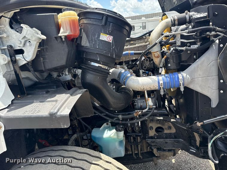 image for item EG5950 2015 Freightliner 114SD vacuum truck