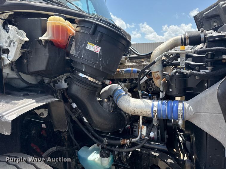 image for item EG5950 2015 Freightliner 114SD vacuum truck