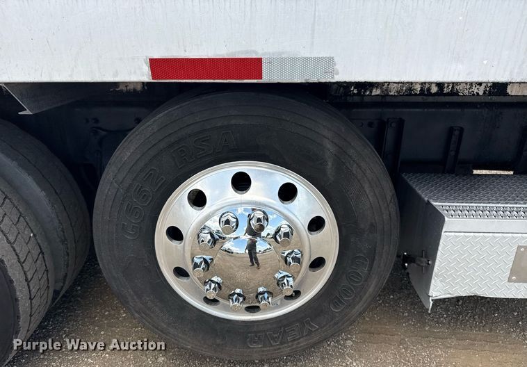 image for item EG5950 2015 Freightliner 114SD vacuum truck