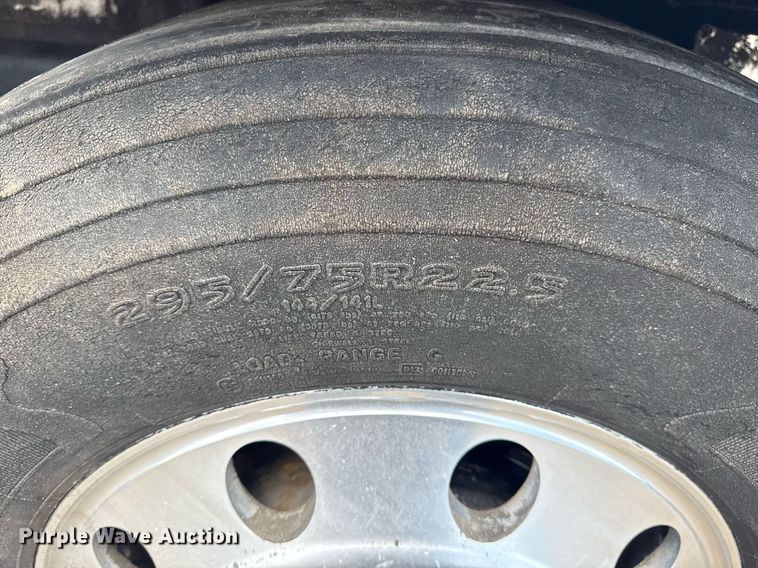 image for item EG5950 2015 Freightliner 114SD vacuum truck