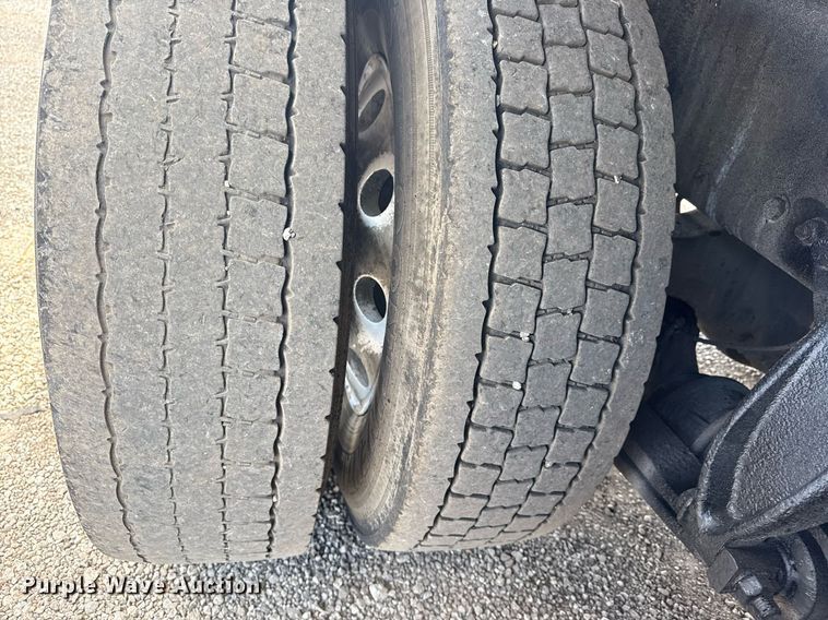 image for item EG5950 2015 Freightliner 114SD vacuum truck