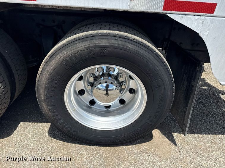 image for item EG5950 2015 Freightliner 114SD vacuum truck