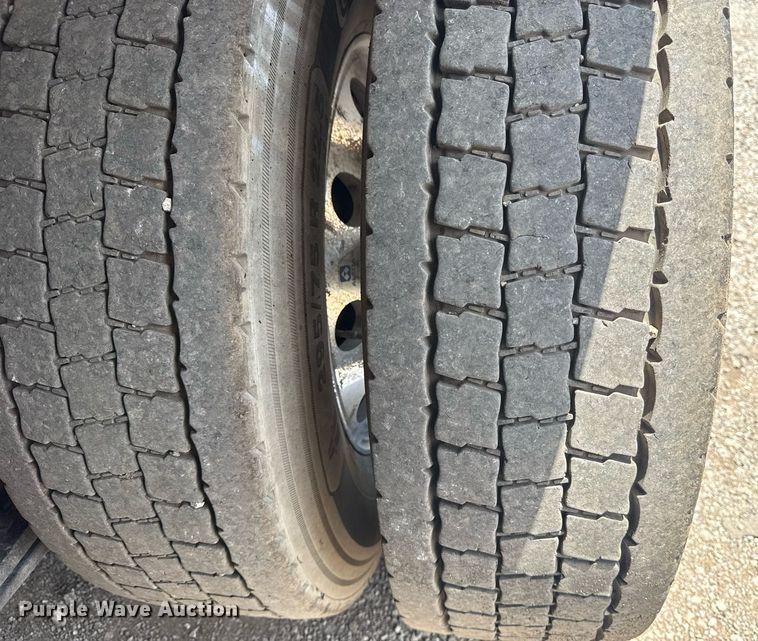 image for item EG5950 2015 Freightliner 114SD vacuum truck