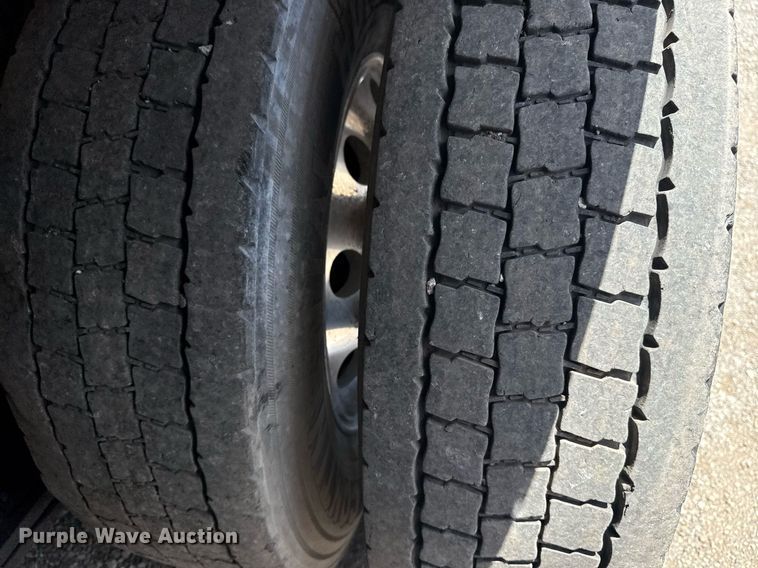 image for item EG5950 2015 Freightliner 114SD vacuum truck