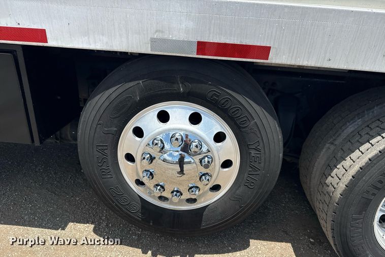 image for item EG5950 2015 Freightliner 114SD vacuum truck