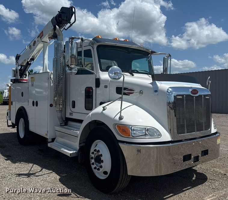 image for item EG5952 2019 Peterbilt 337 crane truck