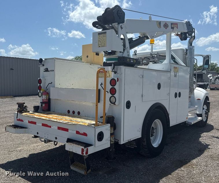 image for item EG5952 2019 Peterbilt 337 crane truck