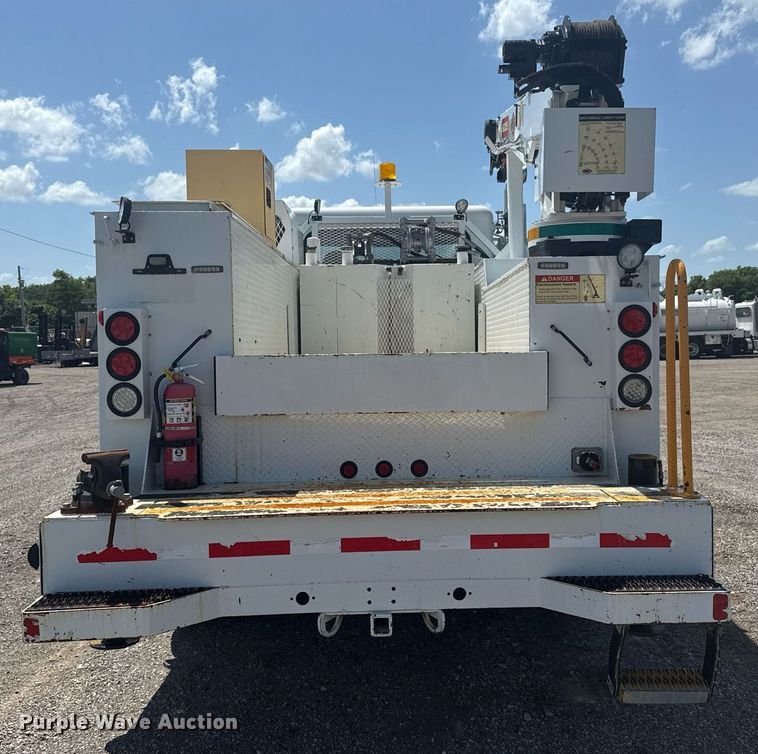 image for item EG5952 2019 Peterbilt 337 crane truck