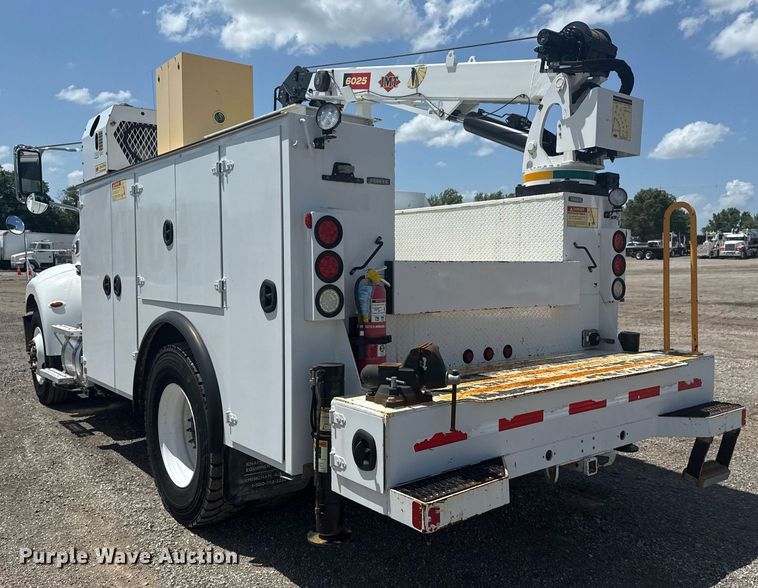 image for item EG5952 2019 Peterbilt 337 crane truck