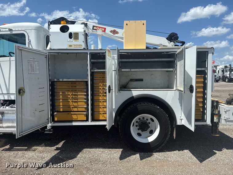 image for item EG5952 2019 Peterbilt 337 crane truck