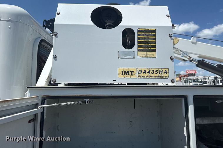 image for item EG5952 2019 Peterbilt 337 crane truck