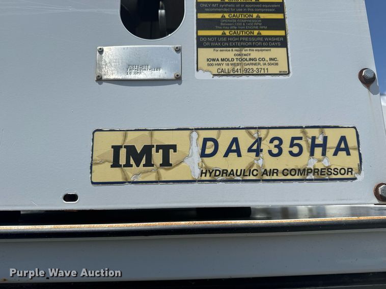 image for item EG5952 2019 Peterbilt 337 crane truck