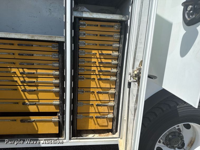 image for item EG5952 2019 Peterbilt 337 crane truck