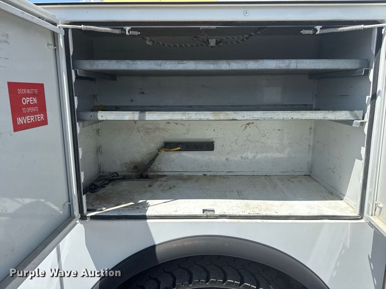 image for item EG5952 2019 Peterbilt 337 crane truck