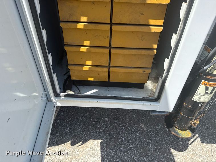 image for item EG5952 2019 Peterbilt 337 crane truck