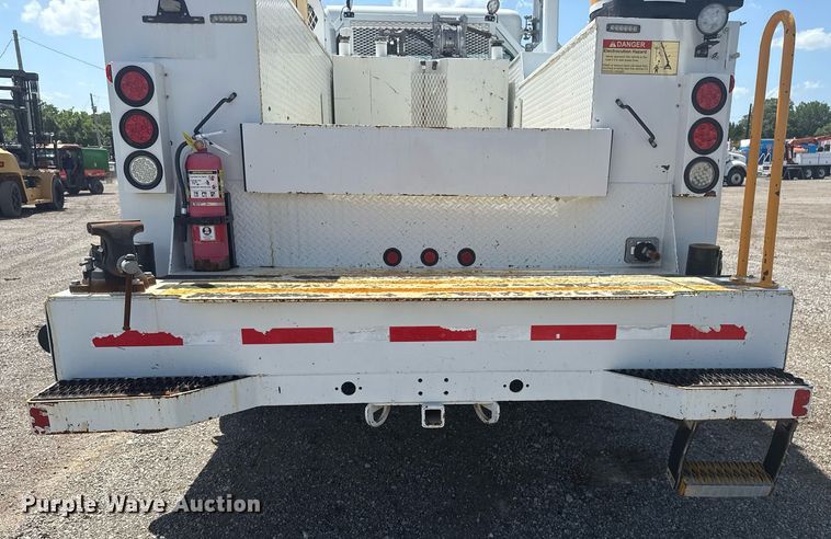 image for item EG5952 2019 Peterbilt 337 crane truck