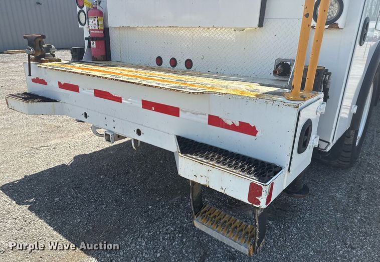 image for item EG5952 2019 Peterbilt 337 crane truck