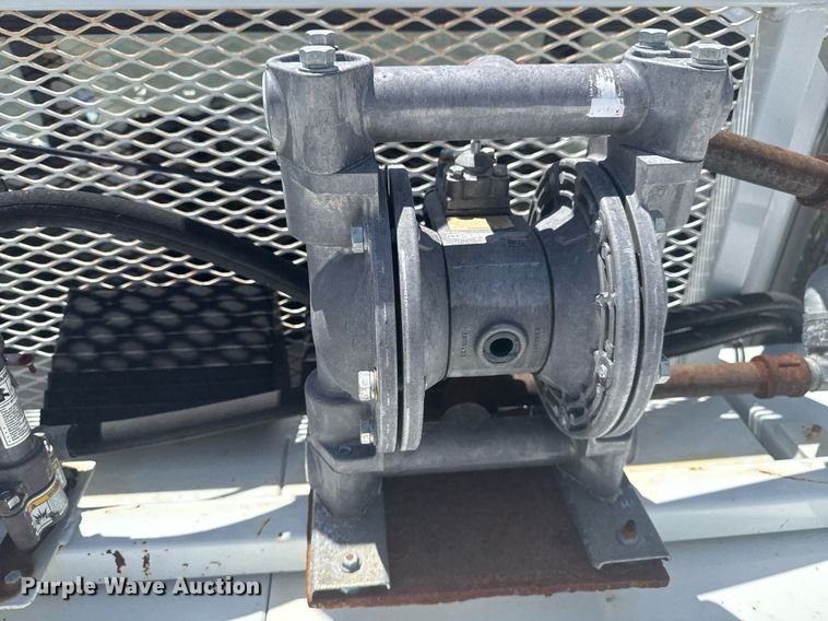 image for item EG5952 2019 Peterbilt 337 crane truck