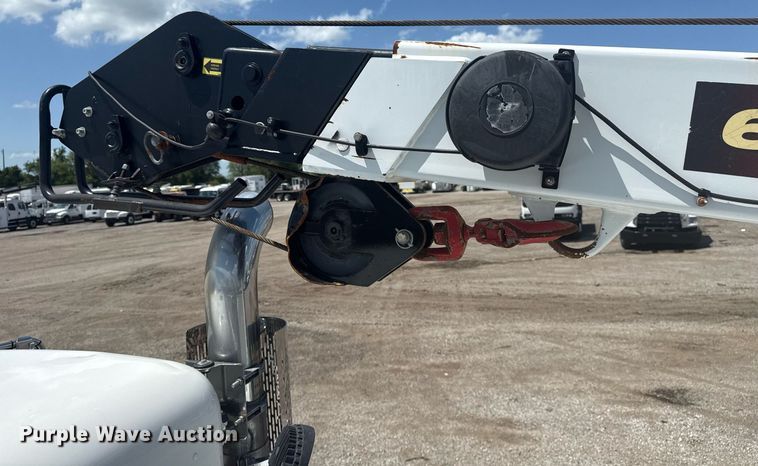 image for item EG5952 2019 Peterbilt 337 crane truck