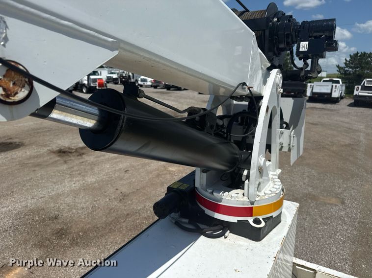 image for item EG5952 2019 Peterbilt 337 crane truck