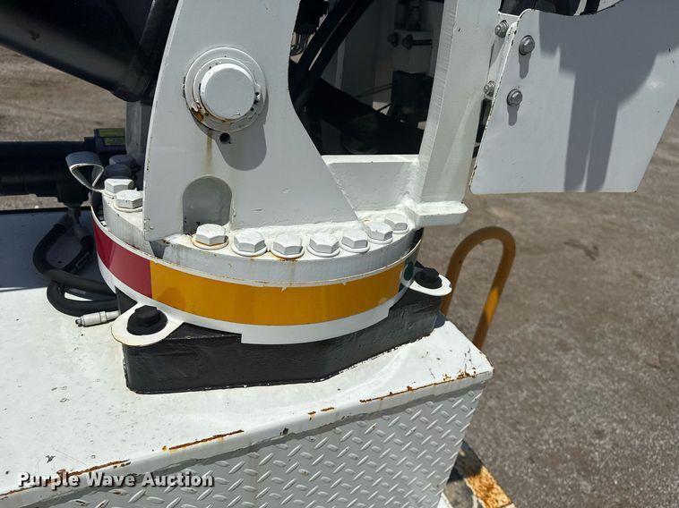 image for item EG5952 2019 Peterbilt 337 crane truck