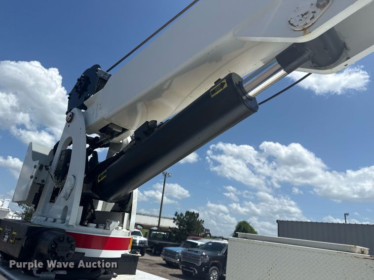 image for item EG5952 2019 Peterbilt 337 crane truck