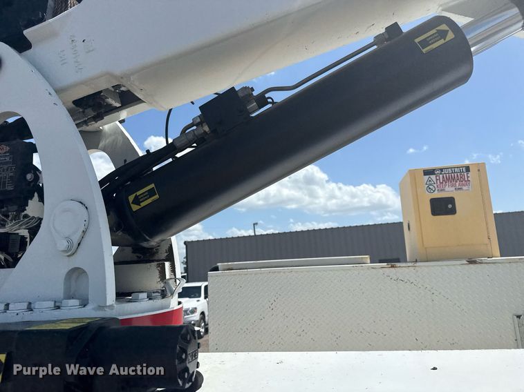 image for item EG5952 2019 Peterbilt 337 crane truck