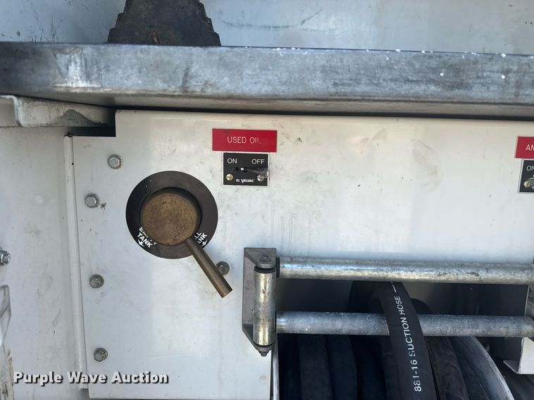 image for item EG5952 2019 Peterbilt 337 crane truck