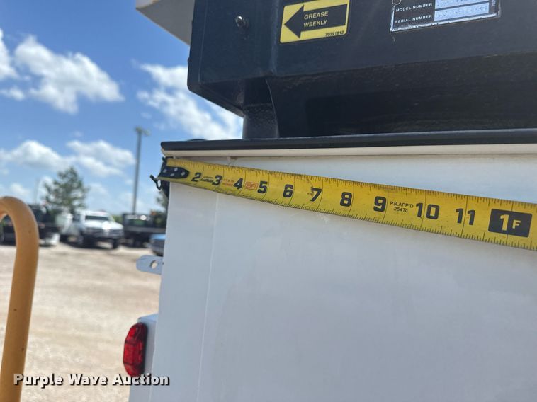 image for item EG5952 2019 Peterbilt 337 crane truck