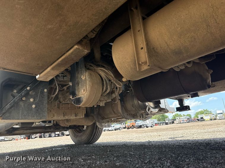 image for item EG5952 2019 Peterbilt 337 crane truck