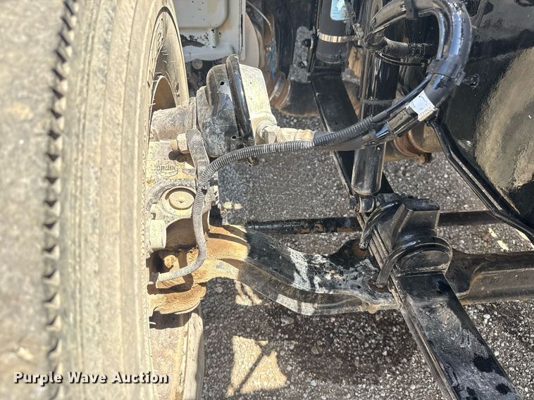 image for item EG5952 2019 Peterbilt 337 crane truck