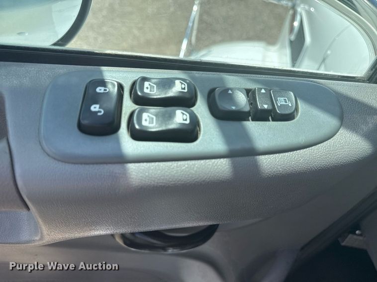 image for item EG5952 2019 Peterbilt 337 crane truck