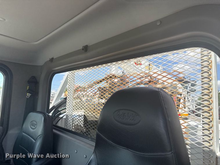 image for item EG5952 2019 Peterbilt 337 crane truck