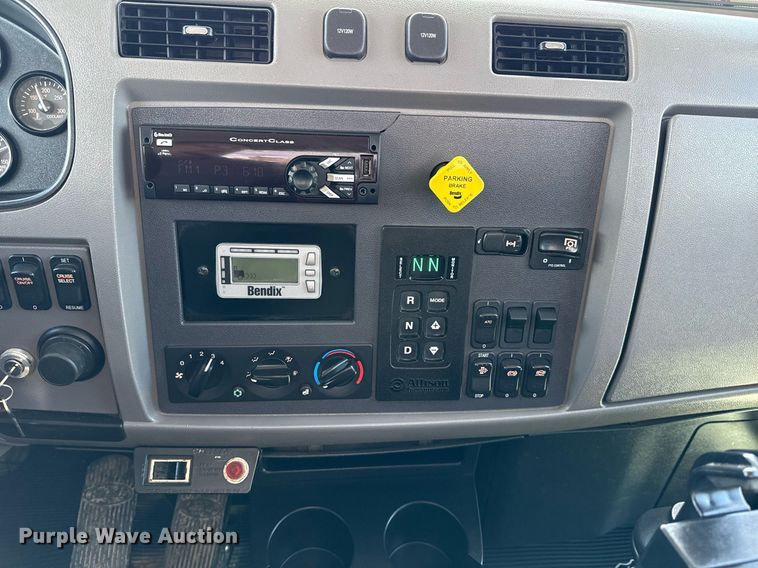 image for item EG5952 2019 Peterbilt 337 crane truck