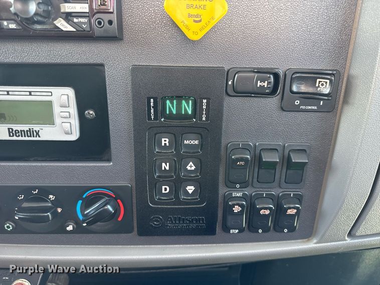 image for item EG5952 2019 Peterbilt 337 crane truck