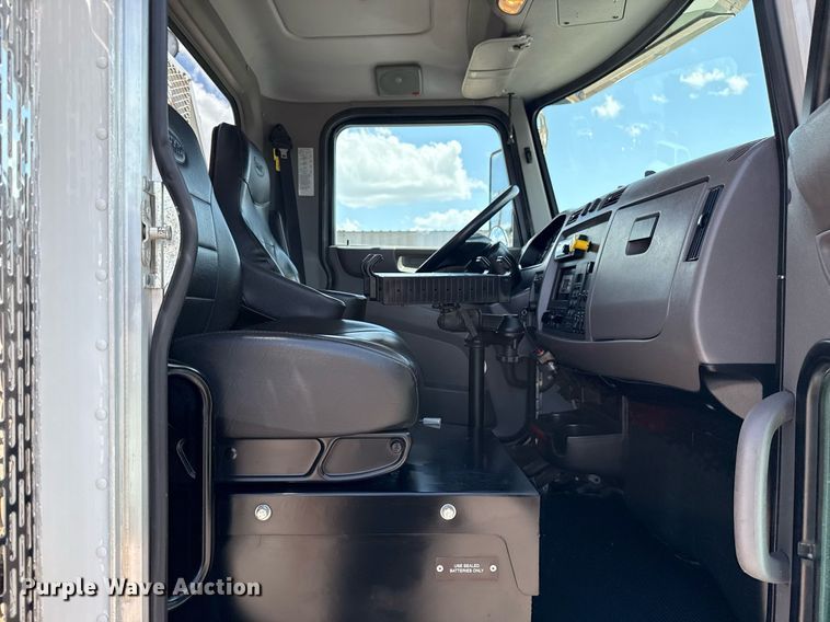 image for item EG5952 2019 Peterbilt 337 crane truck