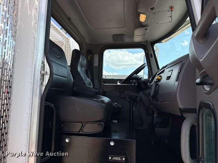 image for item EG5952 2019 Peterbilt 337 crane truck