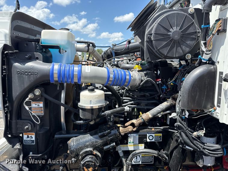 image for item EG5952 2019 Peterbilt 337 crane truck