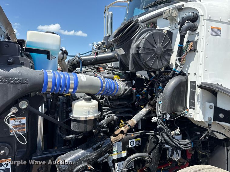 image for item EG5952 2019 Peterbilt 337 crane truck