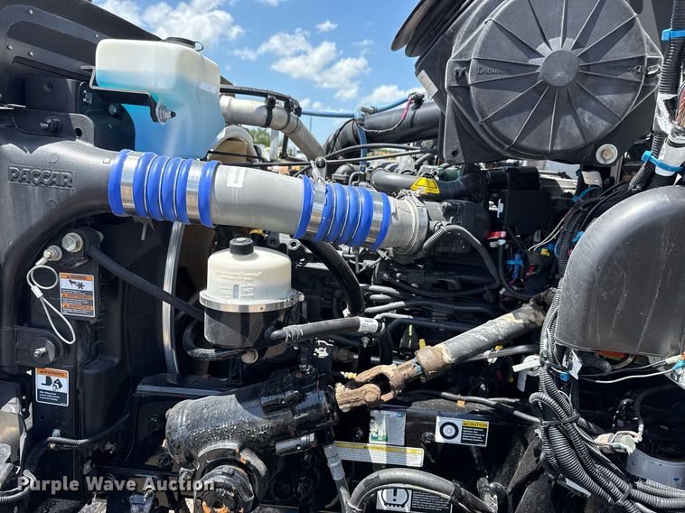 image for item EG5952 2019 Peterbilt 337 crane truck